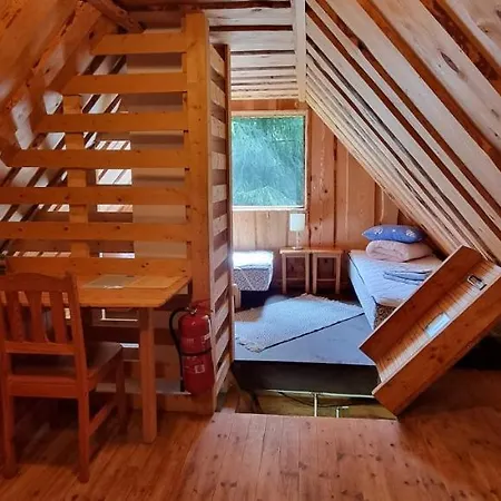 Hotel Atsikivi Puhketalu Häädemeeste Exterior foto